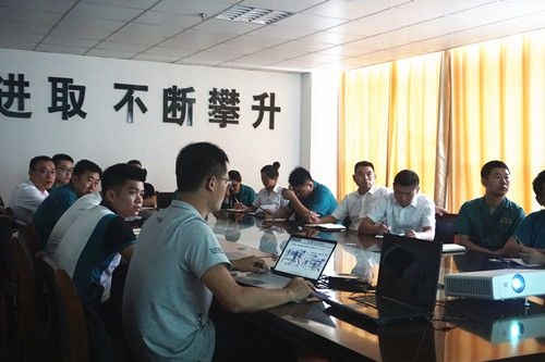 发电机组厂家：广西玉柴集团技术人员来康姆勒培训指导